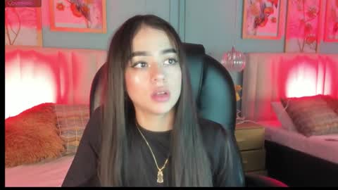 Snapshot of tifannywolf_ chatting on 11.15.25 Your Princess Tif online show from 11.15.25