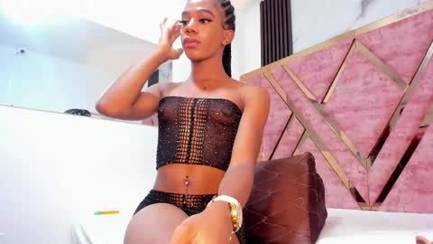 Snapshot of tifany_bigdick chatting on 02.14.25 Tifanny online show from 02.14.25