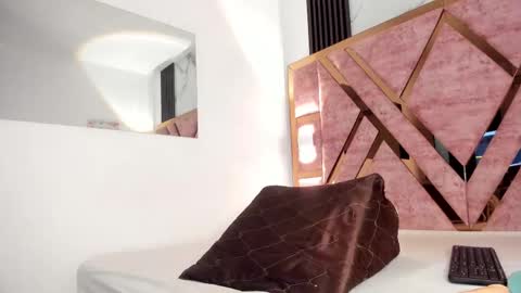 Snapshot of tifany_bigdick chatting on 09.18.25 Tifanny online show from 09.18.25