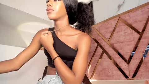 Snapshot of tifany_bigdick chatting on 09.19.25 Tifanny online show from 09.19.25