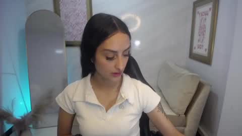 Snapshot of tifany_v chatting on 09.10.25 Hi Stream 800 to 1400 online show from 09.10.25