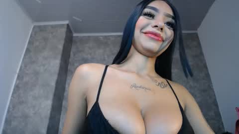 Snapshot of tiffany_1m chatting on 01.21.25 tiffany_1m online show from 01.21.25