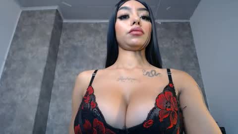 Snapshot of tiffany_1m chatting on 01.27.25 tiffany_1m online show from 01.27.25