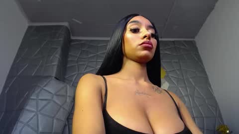 Snapshot of tiffany_1m chatting on 03.04.25 tiffany_1m online show from 03.04.25