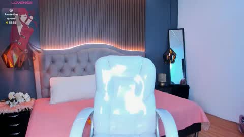 Snapshot of tiffany__charm_ chatting on 10.28.25 tiffany__charm_ online show from 10.28.25