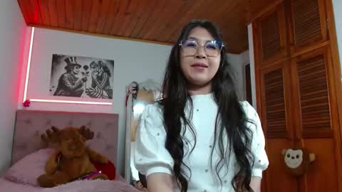 Snapshot of tiffany_beauty18 chatting on 10.25.25 Tifanny online show from 10.25.25