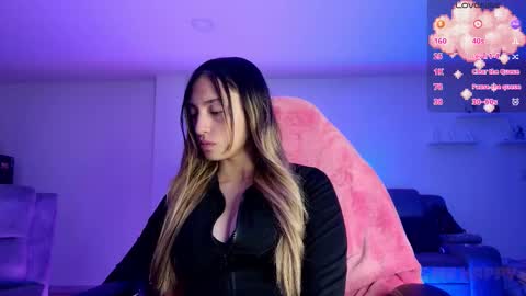 Snapshot of tiffany_bela chatting on 10.03.25 Tiffany Bela online show from 10.03.25