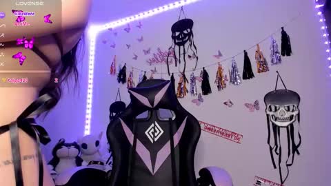 tiffany sofia online show from 10.21.25