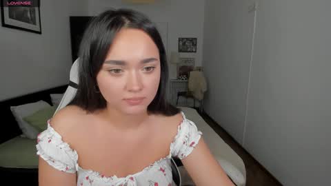 Snapshot of tiffanyflynn chatting on 12.17.24 Tiffany online show from 12.17.24