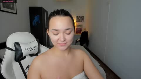 Snapshot of tiffanyflynn chatting on 12.20.24 Tiffany online show from 12.20.24