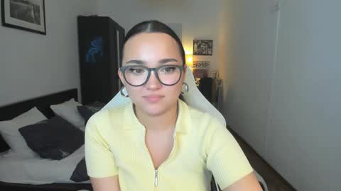 Snapshot of tiffanyflynn chatting on 12.24.24 Tiffany online show from 12.24.24