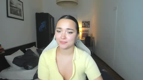 Snapshot of tiffanyflynn chatting on 12.24.24 Tiffany online show from 12.24.24
