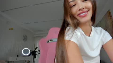 Tiffany Houston online show from 02.03.25