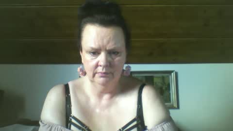 TiffanyMature online show from 09.09.25