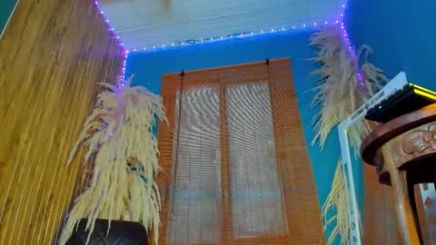 Snapshot of tiffanyy_deluxe chatting on 10.28.25 tiffanyy_deluxe online show from 10.28.25