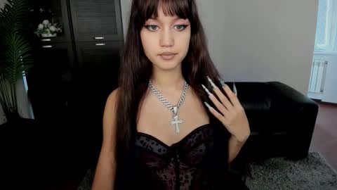 tiffanyyoun online show from 09.23.25