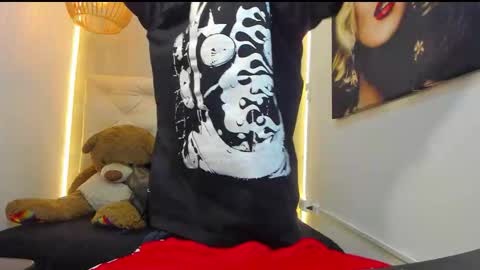 Snapshot of tigga_sall chatting on 10.30.25 Tigga Sall online show from 10.30.25