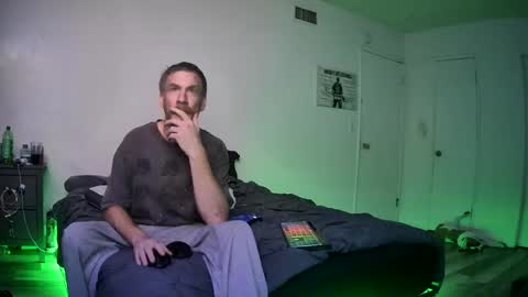 Snapshot of tiggity19 chatting on 06.14.26 Tiggity23 come stroke my 9 cock with ne online show from 06.14.26