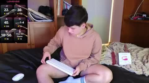 Snapshot of tightncuteass chatting on 05.07.26 Camilo online show from 05.07.26