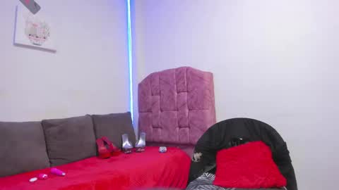 Snapshot of tihara_ladys chatting on 04.26.26 tihara_ladys online show from 04.26.26