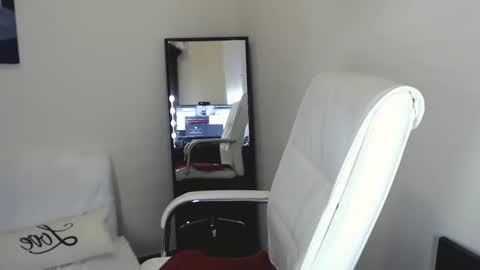 Snapshot of tilly_eliot chatting on 01.03.25 Tilly online show from 01.03.25