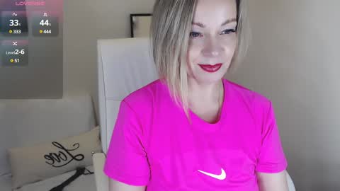 Snapshot of tilly_eliot chatting on 01.10.25 Tilly online show from 01.10.25