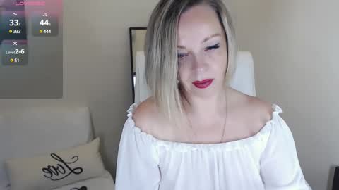 Snapshot of tilly_eliot chatting on 01.20.25 Tilly online show from 01.20.25