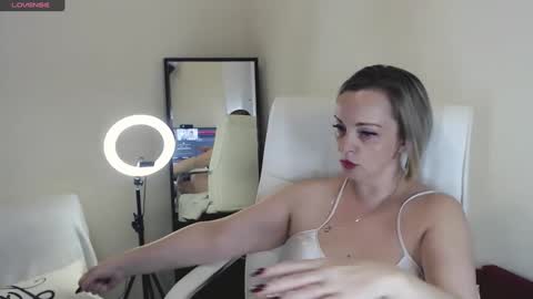 Snapshot of tilly_eliot chatting on 02.09.25 Tilly online show from 02.09.25