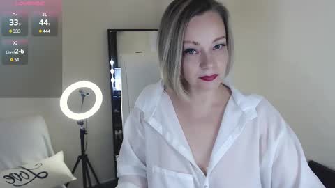 Snapshot of tilly_eliot chatting on 02.20.25 Tilly online show from 02.20.25