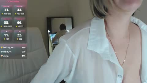 Snapshot of tilly_eliot chatting on 02.21.25 Tilly online show from 02.21.25