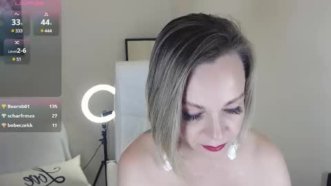 Snapshot of tilly_eliot chatting on 03.11.25 Tilly online show from 03.11.25