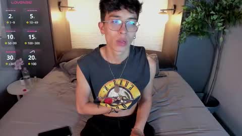 Snapshot of tim__fox chatting on 01.16.25 Tim Fox online show from 01.16.25