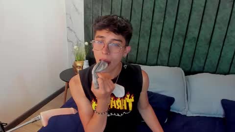 Snapshot of tim__fox chatting on 02.05.25 Tim Fox online show from 02.05.25