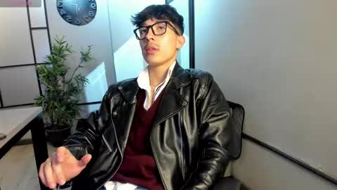 Snapshot of tim__fox chatting on 10.18.25 Tim Fox online show from 10.18.25