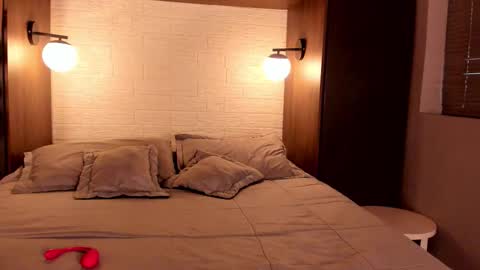 Snapshot of tim__fox chatting on 10.20.25 Tim Fox online show from 10.20.25