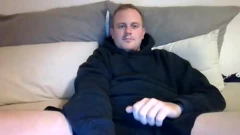 Snapshot of timothy__sf chatting on 10.23.25 Tim online show from 10.23.25