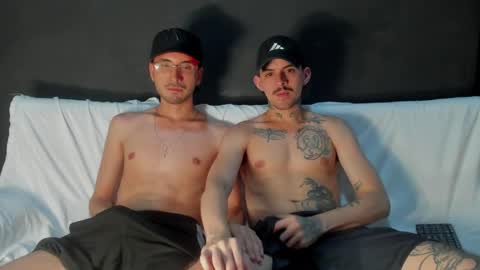 Snapshot of timothy_eliot chatting on 05.11.26 wanna play bareback uncut colombian couple new twink bbk online show from 05.11.26