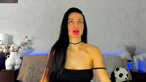 Snapshot of tina_mart chatting on 11.05.25 Tina online show from 11.05.25