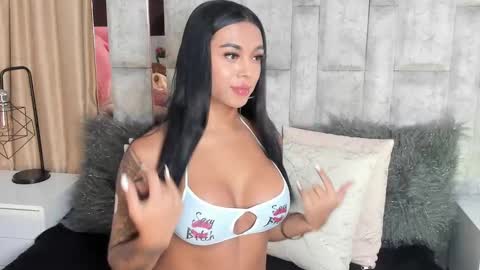 Snapshot of tina_noa chatting on 09.22.25 Tina noa online show from 09.22.25
