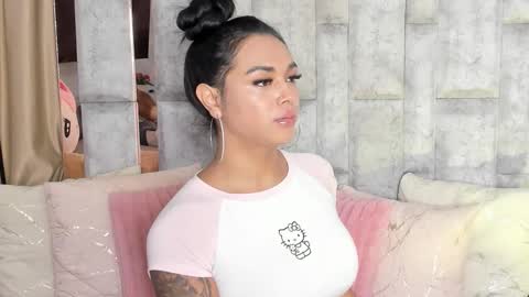 Snapshot of tina_noa chatting on 10.01.25 Tina noa online show from 10.01.25