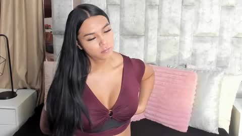 Snapshot of tina_noa chatting on 10.02.25 Tina noa online show from 10.02.25