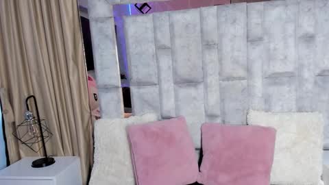 Snapshot of tina_noa chatting on 10.21.25 Tina noa online show from 10.21.25