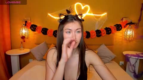 Snapshot of tina_porter chatting on 10.26.25 Tina online show from 10.26.25