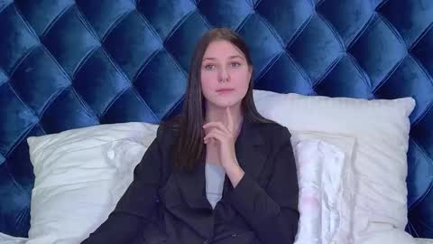 TinaBurton online show from 11.29.25