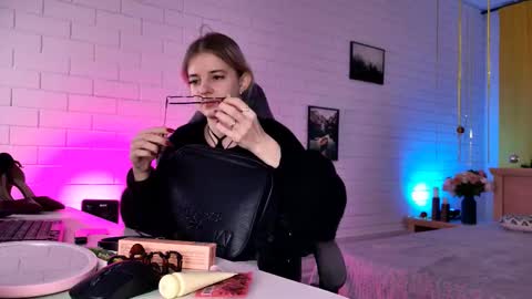 Tina Davil online show from 01.06.26