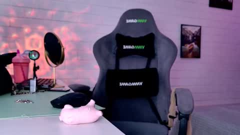 Tina Davil online show from 03.04.26