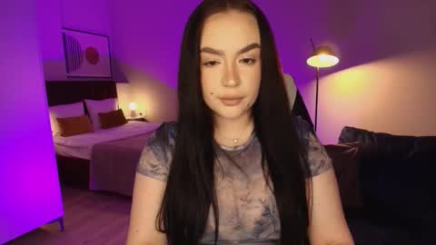 hi im curvy babyface girlie Tina online show from 02.23.26