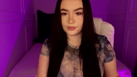 hi im curvy babyface girlie Tina online show from 03.06.26