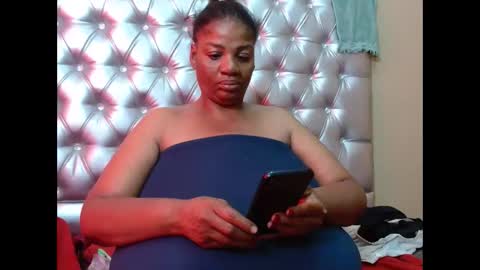 tinagiant online show from 09.11.25