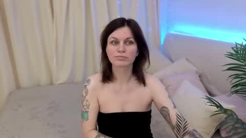 TinaMelt online show from 11.09.25